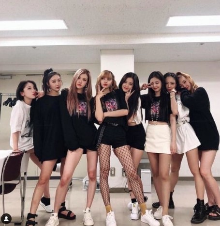 most popular kpop group worldwide 2021