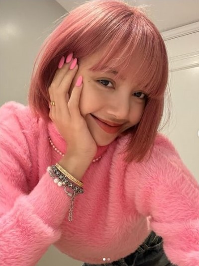 lisa pink hairstyle short