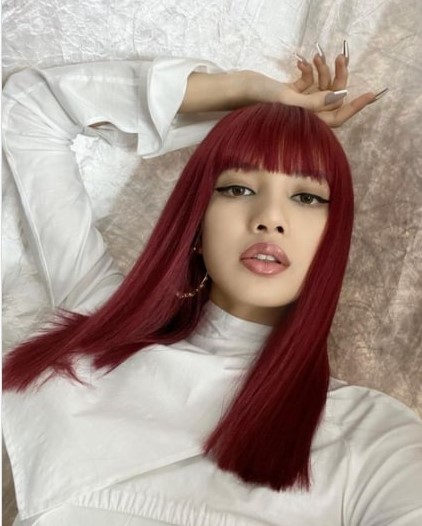 lisa blackpink hair color red