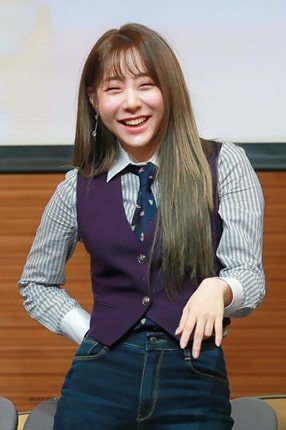 dimple on upper cheek meaning
