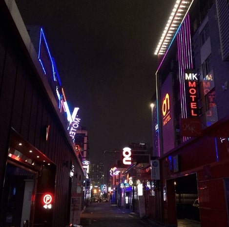 are there love hotels in korea