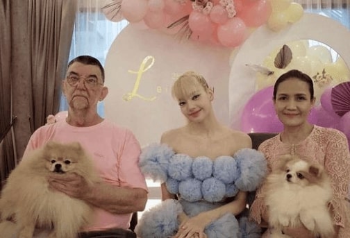 who is lisa blackpink father