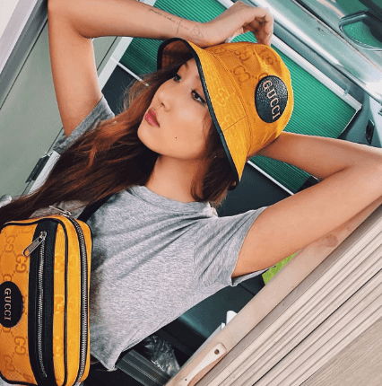 Is Hwasa from Mamamoo considered attractive in South Korea